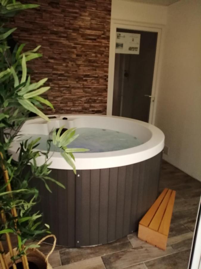Villa Bord De Mer Avec Piscine Et Jacuzzi Penestin Exterior photo